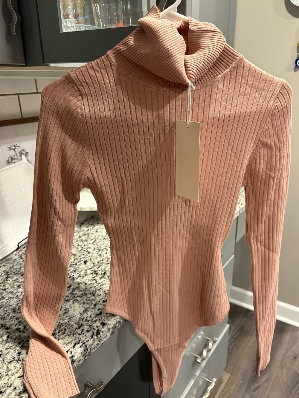 Love Tree Ribbed Turtleneck Bodysuit in Dusty Pink